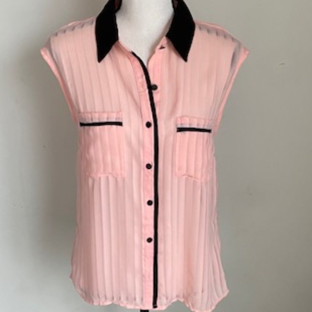 Forever 21 Love button down blouse, SM